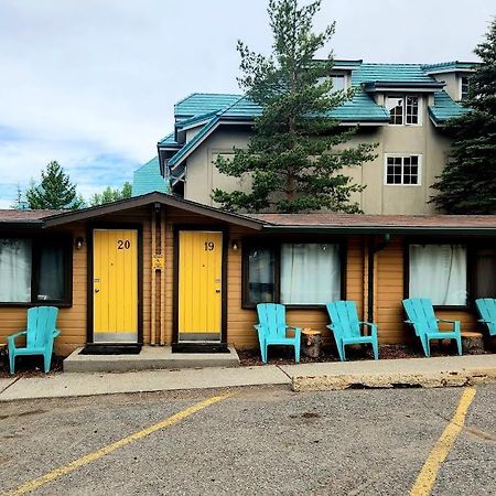 Rundle Mountain Lodge Canmore Buitenkant foto