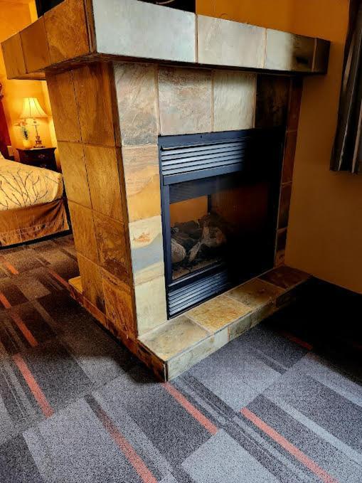 Rundle Mountain Lodge Canmore Buitenkant foto