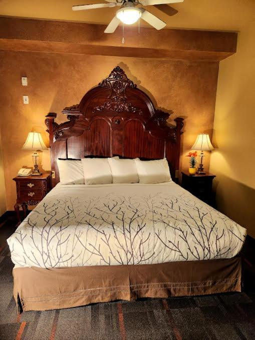 Rundle Mountain Lodge Canmore Buitenkant foto