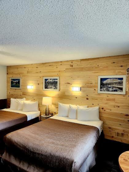 Rundle Mountain Lodge Canmore Buitenkant foto