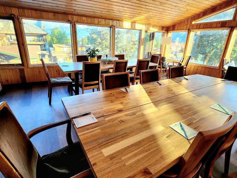 Rundle Mountain Lodge Canmore Buitenkant foto