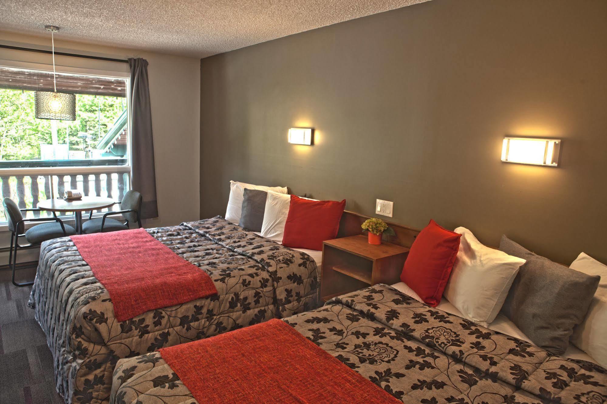 Rundle Mountain Lodge Canmore Buitenkant foto