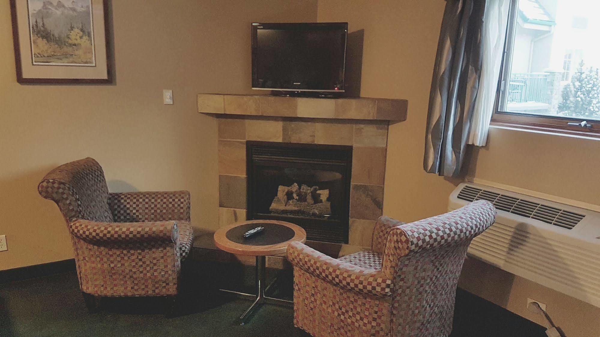 Rundle Mountain Lodge Canmore Buitenkant foto